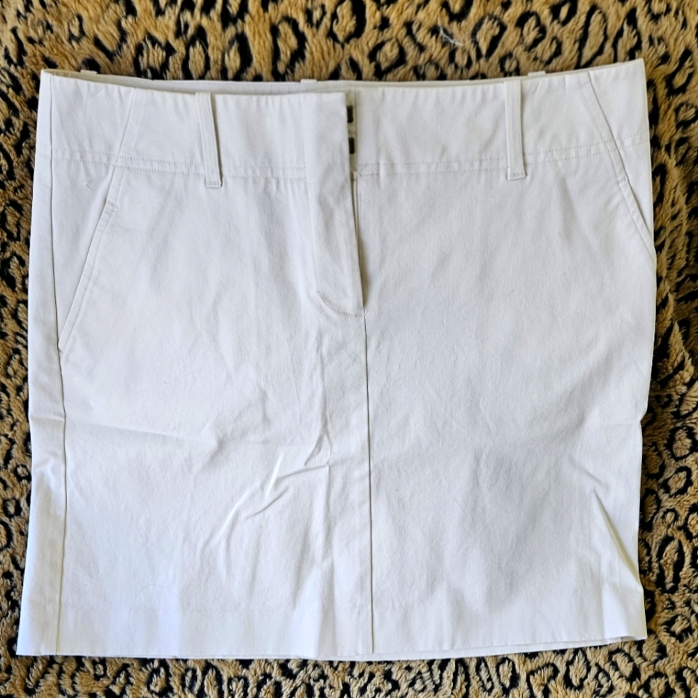 Body By Victoria women's skirt, cream color, cotton and spandex, size 10.